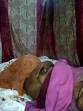 Snapshot of Babhi_Love chatting on 09.28.25 Babhi Love online show from 09.28.25