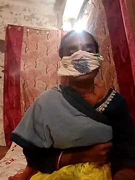 Snapshot of Babhi_Love chatting on 10.05.25 Babhi Love online show from 10.05.25