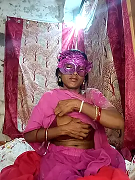 Snapshot of Babhi_Love chatting on 10.13.25 Babhi Love online show from 10.13.25