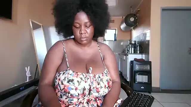 Snapshot of BusybooobsXXX3 chatting on 10.05.25 BusybooobsXXX3 online show from 10.05.25