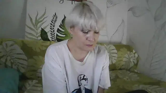 Catty Lady online show from 11.17.25