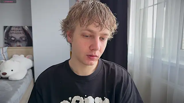 Snapshot of olivertasty chatting on 06.30.26 olivertasty online show from 06.30.26