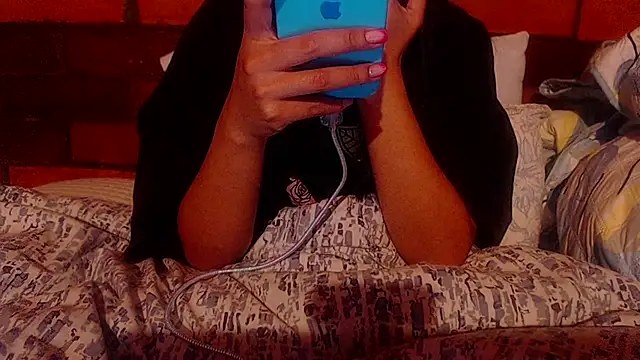 Snapshot of sabrina_v_ chatting on 09.10.25 sabrina v  online show from 09.10.25