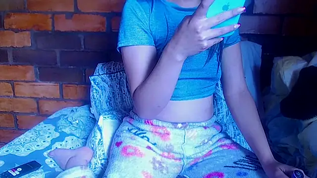 Snapshot of sabrina_v_ chatting on 09.19.25 sabrina v  online show from 09.19.25