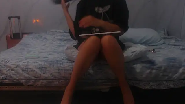 Snapshot of sabrina_v_ chatting on 11.23.25 sabrina v online show from 11.23.25