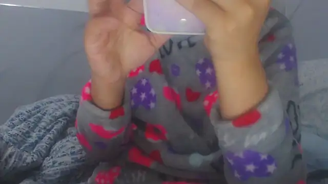 Snapshot of sabrina_v_ chatting on 11.29.25 sabrina v online show from 11.29.25