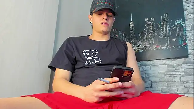 Snapshot of Themasterhades_777 chatting on 10.03.25 Themasterhades 777 online show from 10.03.25