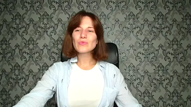 Kelly Kisss online show from 10.30.25