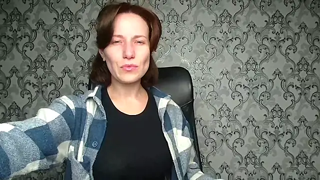 Kelly Kisss online show from 12.21.25