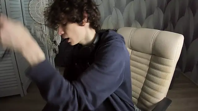 Snapshot of Edvard_Blare chatting on 09.14.25 Edvard Blare online show from 09.14.25