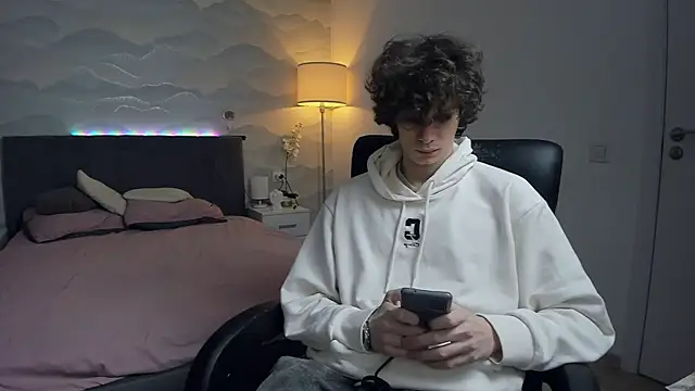 Snapshot of Edvard_Blare chatting on 09.15.25 Edvard Blare online show from 09.15.25