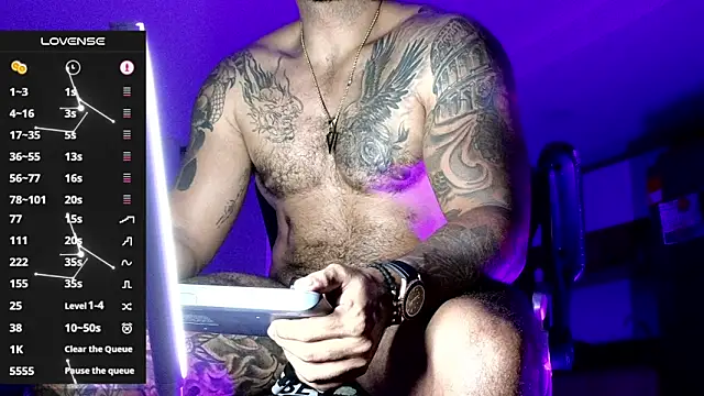 Snapshot of Max-prada chatting on 02.15.26 Max-prada online show from 02.15.26