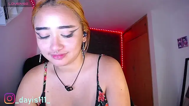 Snapshot of dayis_sweet chatting on 09.27.25 dayis sweet online show from 09.27.25