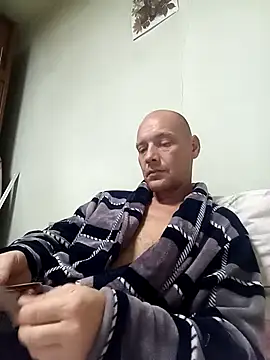 Snapshot of ToughDraft14 chatting on 10.01.25 ToughDraft14 online show from 10.01.25