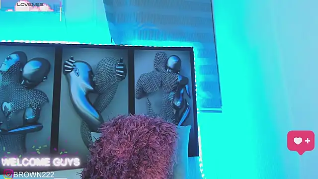 Snapshot of _naomibrown_ chatting on 10.01.25 naomibrown online show from 10.01.25