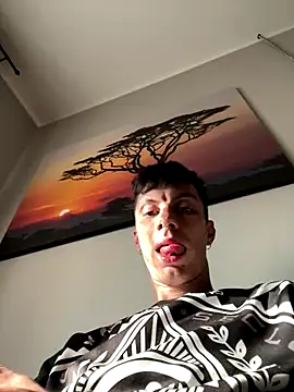 Snapshot of Lucamilano1991 chatting on 10.13.25 Lucamilano1991 online show from 10.13.25