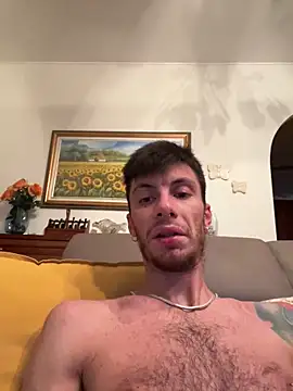 Snapshot of Lucamilano1991 chatting on 11.01.25 Lucamilano1991 online show from 11.01.25