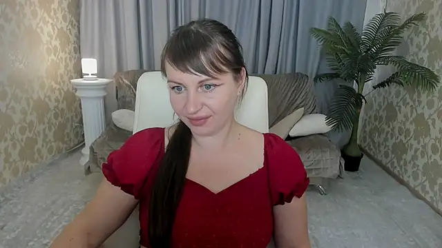 Snapshot of GorgeouseSmile chatting on 10.25.25 GorgeouseSmile online show from 10.25.25