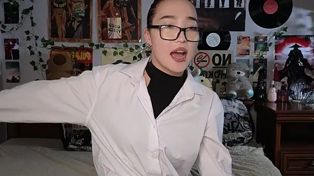 Snapshot of OdetteBiddy chatting on 11.07.25 OdetteBiddy online show from 11.07.25