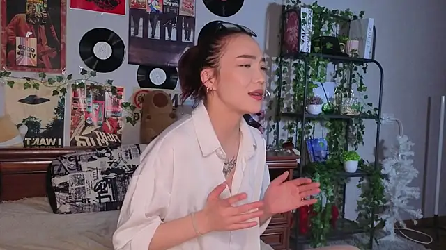 Snapshot of OdetteBiddy chatting on 11.08.25 OdetteBiddy online show from 11.08.25