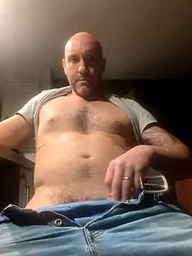 Snapshot of hurricanehaz1 chatting on 10.15.25 hurricanehaz1 online show from 10.15.25