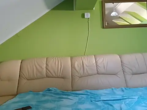Snapshot of milf44milf chatting on 05.27.26 milf44milf online show from 05.27.26
