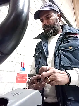 frenchblackc31 online show from 11.14.25