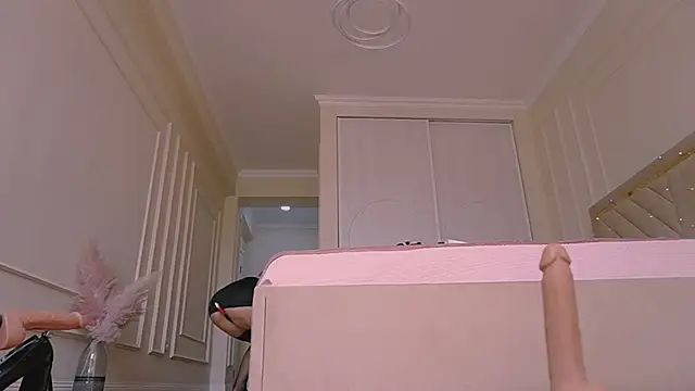 lori leen  online show from 04.27.26