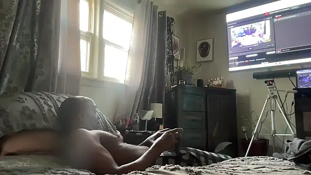 Snapshot of sexyred77713 chatting on 02.11.26 sexyred77713 online show from 02.11.26