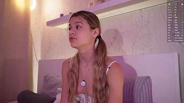 Snapshot of AnneVerity chatting on 09.27.25 AnneVerity online show from 09.27.25