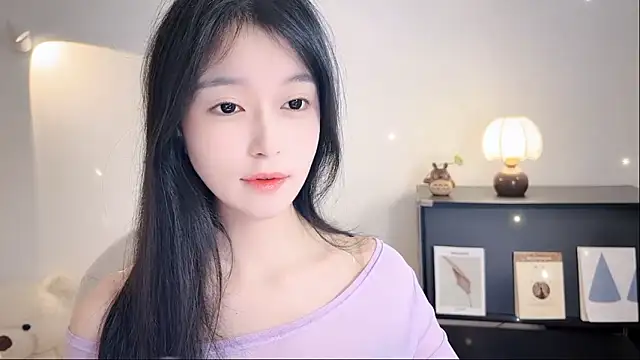 Snapshot of Onechestnut chatting on 11.09.25 Onechestnut online show from 11.09.25