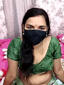 Snapshot of Lalitha-1995 chatting on 10.03.25 Lalitha-1995 online show from 10.03.25