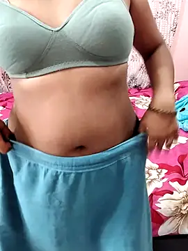 Snapshot of Lalitha-1995 chatting on 10.16.25 Lalitha-1995 online show from 10.16.25