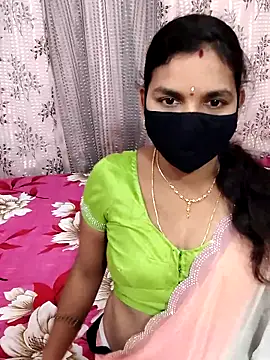 Snapshot of Lalitha-1995 chatting on 10.20.25 Lalitha-1995 online show from 10.20.25