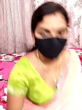 Snapshot of Lalitha-1995 chatting on 10.25.25 Lalitha-1995 online show from 10.25.25