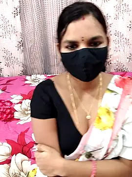 Snapshot of Lalitha-1995 chatting on 10.27.25 Lalitha-1995 online show from 10.27.25