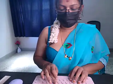 Snapshot of Anjalistar chatting on 09.12.25 Anjalistar online show from 09.12.25