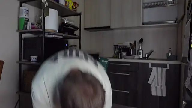 Snapshot of Stewart_Barnz chatting on 11.10.25 Stewart Barnz online show from 11.10.25