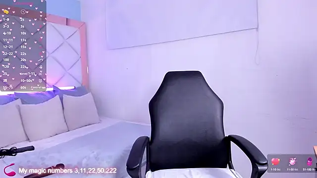 molly gomezz online show from 09.23.25