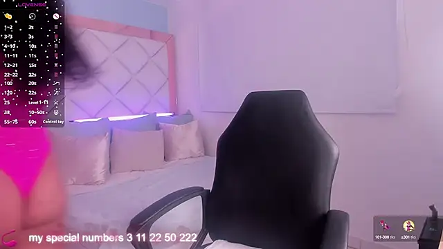 molly gomezz online show from 10.11.25