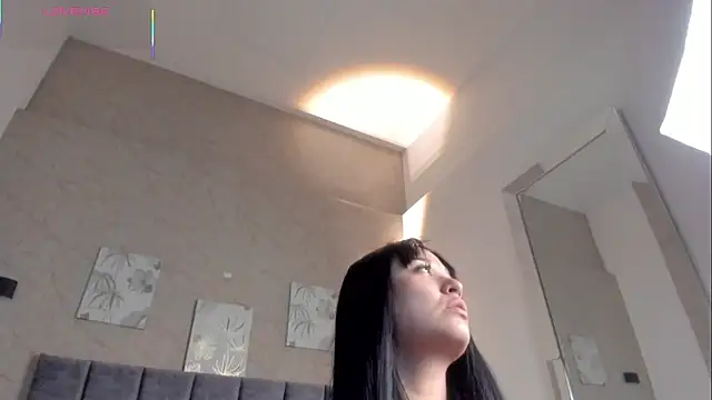 Snapshot of Lunaa_bellaa chatting on 10.30.25 Lunaa bellaa online show from 10.30.25