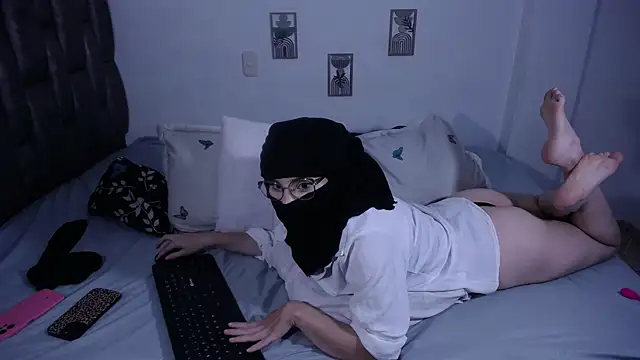   Nahia online show from 04.18.26