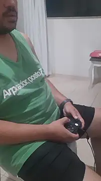 Snapshot of Urso_Nerd chatting on 10.12.25 Urso Nerd online show from 10.12.25