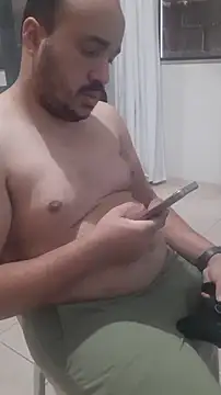 Snapshot of Urso_Nerd chatting on 10.16.25 Urso Nerd online show from 10.16.25