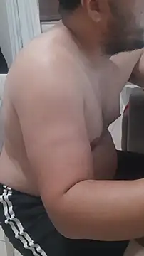 Snapshot of Urso_Nerd chatting on 10.29.25 Urso Nerd online show from 10.29.25