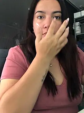 Snapshot of sweetdulcexxx chatting on 02.27.26 sweetdulcexxx online show from 02.27.26