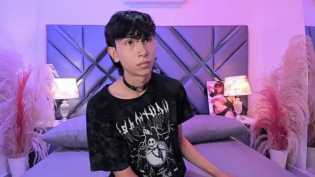 Milan LewisS online show from 04.10.26