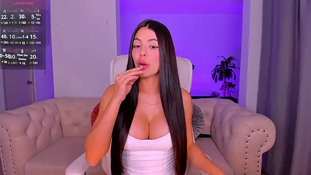 Snapshot of MeganScott chatting on 02.15.25 MeganScott online show from 02.15.25