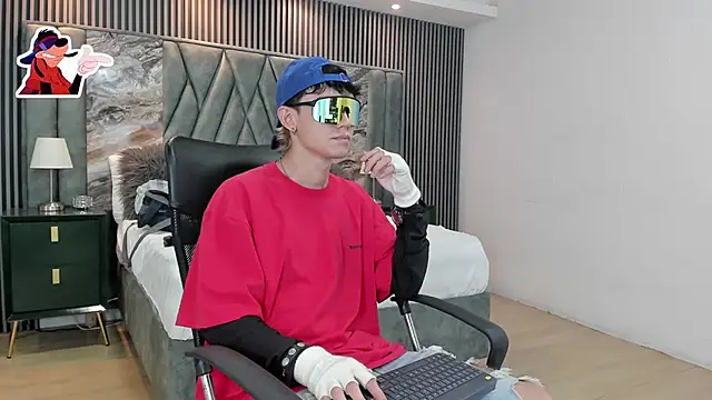 Michael blue online show from 10.31.25