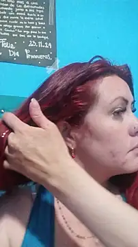 carolinhe  online show from 11.28.25